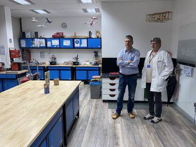 In der Lehrwerkstatt fr Handwerker Arbeiten.