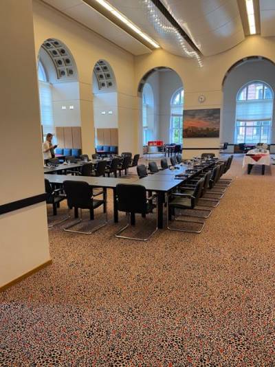 Es wird schon fr unsere Gruppe im Casino eingedeckt 